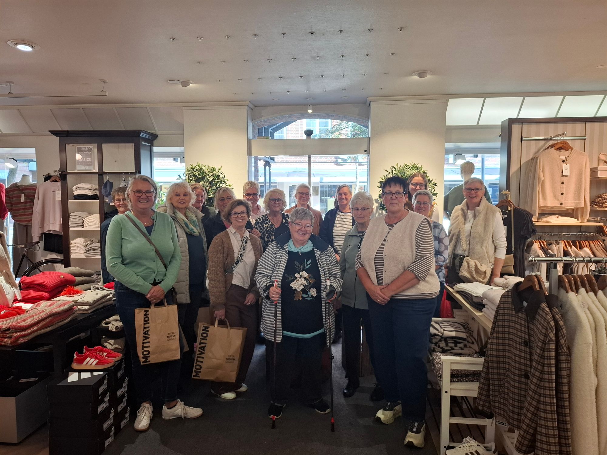 Shoppen bei Jule B. mit anschliessendem Essen im Bai Üs am 17.10.2026